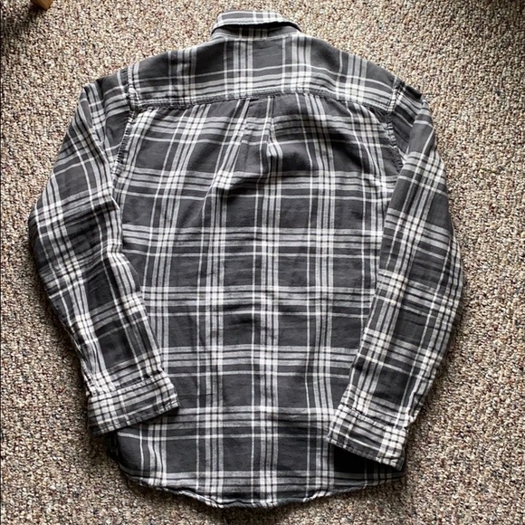 Eddie Bauer - Men Grey Plaid Casual Shirt - Picture 2 of 4
